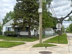 Pre-foreclosure in  Eton Ave Dearborn Heights, MI 48125