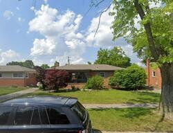  Pinetree St, Livonia MI