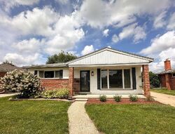 Pre-foreclosure in  Gladys Ave Westland, MI 48185