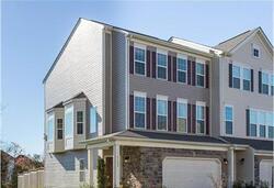 Pre-foreclosure in  Diamondleaf Ter Aldie, VA 20105