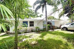 Pre-foreclosure in  Coconut Ave N Port Saint Lucie, FL 34952