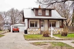 Pre-foreclosure in  8th St Ne Minot, ND 58703