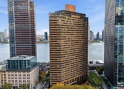 Pre-foreclosure in  1ST AVE New York, NY 10016