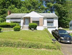Pre-foreclosure in  Fountain Ter New Haven, CT 06515