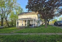  Pearl St, Iberia MO