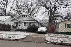 Pre-foreclosure in  Reynolds St Muskegon, MI 49444