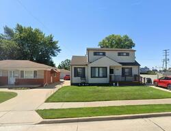 Pre-foreclosure in  Avon St Saint Clair Shores, MI 48082
