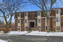 Pre-foreclosure in  WATERVIEW CIR Vernon Hills, IL 60061