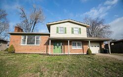 Pre-foreclosure in  Redwood Dr Clarksville, IN 47129