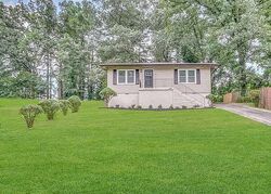 Pre-foreclosure in  Callahan St Nw Atlanta, GA 30318
