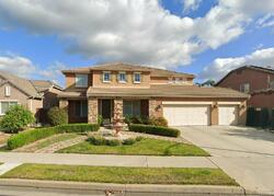 Pre-foreclosure in  Maine Ave Clovis, CA 93619