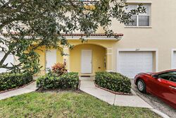 Pre-foreclosure in  Nw 27th Ave Pompano Beach, FL 33069