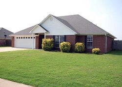 Pre-foreclosure in  Dove Ln Vilonia, AR 72173
