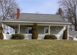 Pre-foreclosure in  GRANDVIEW DR Allison Park, PA 15101
