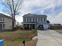 Pre-foreclosure in  CABINWOOD CT Richlands, NC 28574