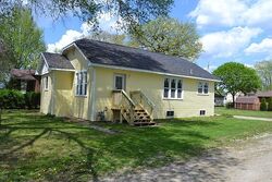 Pre-foreclosure in  S MONROE ST Streator, IL 61364