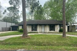 Pre-foreclosure in  12TH ST Santa Fe, TX 77510