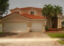 Pre-foreclosure in  SW 38TH ST Hollywood, FL 33027