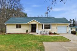 Pre-foreclosure in  MACK DR  Reedsburg, WI 53959