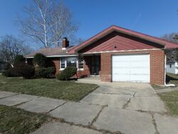 Pre-foreclosure in  PARK AVE Dolton, IL 60419