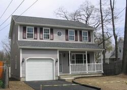 Pre-foreclosure in  PELHAM ST Springfield, MA 01109