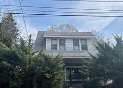 Pre-foreclosure in  ELIZABETH AVE Elmwood Park, NJ 07407