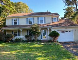 Pre-foreclosure in  RIPTIDE AVE Manahawkin, NJ 08050