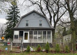 Pre-foreclosure in  HAMILTON AVE Farmington, MI 48336