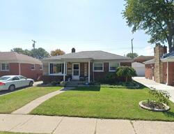 Pre-foreclosure in  HARPER LAKE AVE Saint Clair Shores, MI 48080