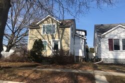 Pre-foreclosure in  CLINTON ST Wyandotte, MI 48192