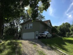 Pre-foreclosure in  Ridgeway Dr Burlington, WI 53105