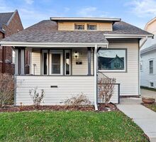 Pre-foreclosure in  Wright Ave Racine, WI 53405