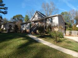 Pre-foreclosure in  Annanadale Ln Birmingham, AL 35210