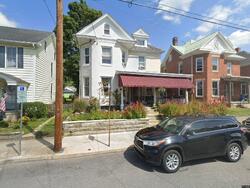  W 2nd St, Waynesboro PA