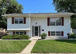 Pre-foreclosure in  9th St Nw Mason City, IA 50401