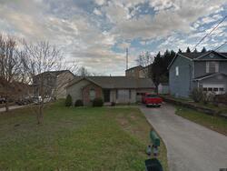  Arkwright Ln, Knoxville TN