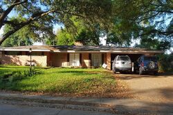 Pre-foreclosure in  Welwyn Way Alexandria, LA 71303