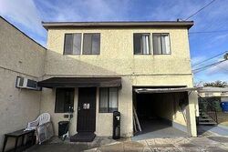 Pre-foreclosure in  N Ridgewood Pl Los Angeles, CA 90038