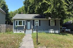 Pre-foreclosure in  Cheatham St Richmond, VA 23234