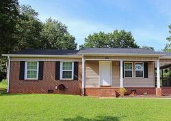  Stevens St, Appomattox VA
