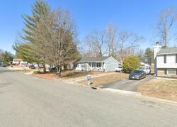 Pre-foreclosure in  Summerleaf Dr Richmond, VA 23234
