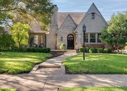 Pre-foreclosure in  N Versailles Ave Dallas, TX 75205