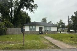 Pre-foreclosure in  Laura Koppe Rd Houston, TX 77028
