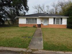 Pre-foreclosure in  Harriot St Beaumont, TX 77705