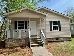 Pre-foreclosure in  ROANOKE AVE Chattanooga, TN 37406