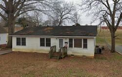 Pre-foreclosure in  Academy St Fort Mill, SC 29715