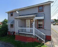 Pre-foreclosure in  Lafayette Ct Hazleton, PA 18201