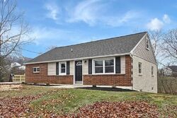 Pre-foreclosure in  Dahlia Ct Mount Joy, PA 17552
