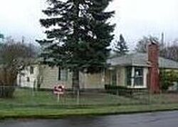 Pre-foreclosure in  Se Garden Ln Happy Valley, OR 97086