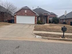 Pre-foreclosure in  Village Ln Oklahoma City, OK 73170